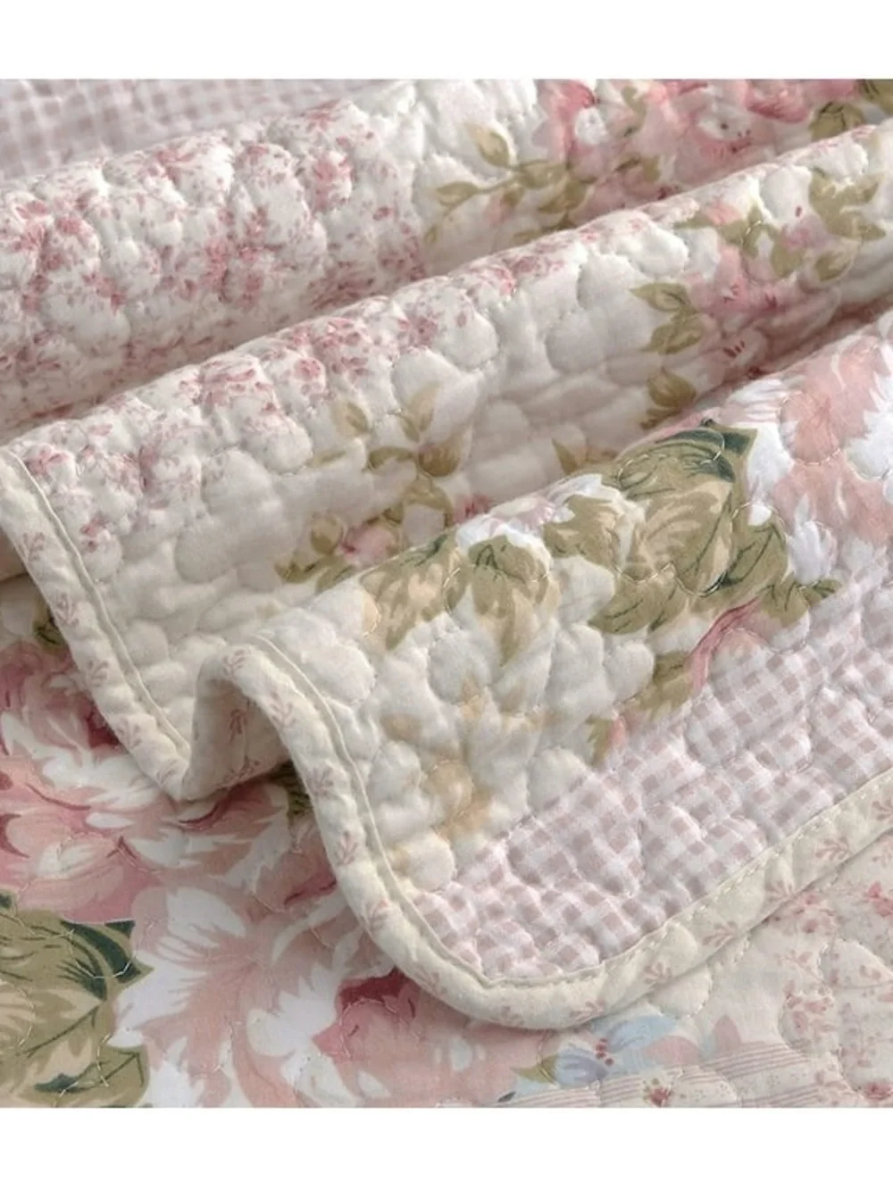 Floral Patchwork Full 3 piece Quilt Set in Light Pink - Soft Cotton Bedding